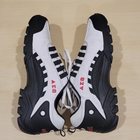 Delta Sigma Theta Sorority Inc. Sneakers - Sz 10.5 US - Picture 4 of 10